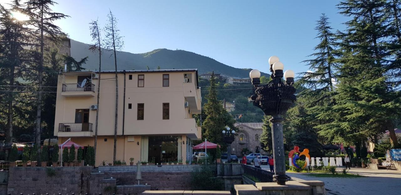 Ruzan Hotel Ijevan Eksteriør billede