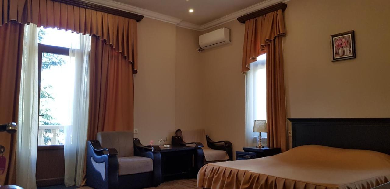 Ruzan Hotel Ijevan Eksteriør billede